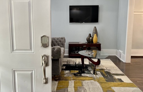 Detroit House | Stunning North End home close to downtown Detroit!