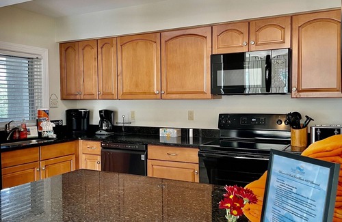 Hilton Head Island Condo | STUNNING OCEANFRONT VILLA WITH POOL & BALCONY IN HILTON HEAD