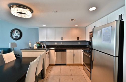 Downtown Myrtle Beach Condo | ❤️Stunning Ocean Front 2BD/2BA, in Heart of Myrtle Beach New 50” Smart TV