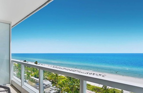 Mid Beach Condo | Stunning Ocean Front suite with free parking and spa passes