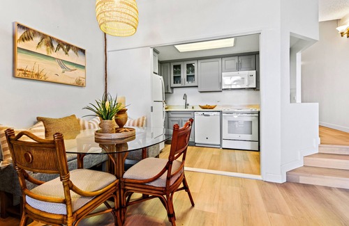 Honokowai Condo | Stunning ocean front condo with sandy beach access