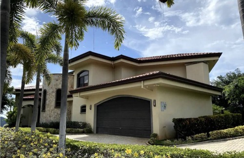 Coco House | Stunning Ocean View Luxury Home in Pacifico, Coco