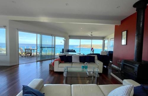Kioloa House | Stunning Ocean Views - overlooking Merry Beach