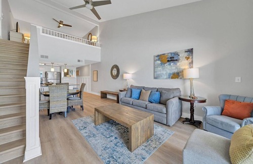 Crystal Beach Condo | Stunning Oceanfront on Crystal Beach with 2 King beds. Beach service included.