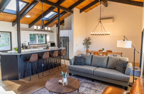 Waldport House | Stunning Oceanview Hillside Home w/Theater & Spa