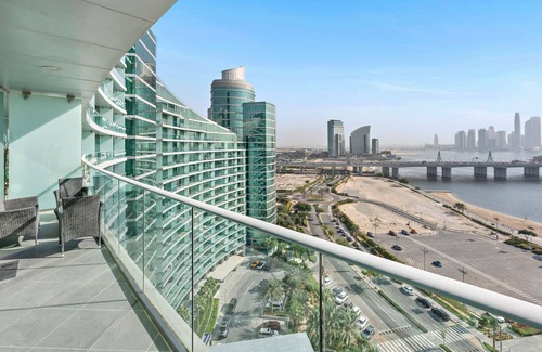 Dubai Festival City Apartment | Stunning One Bedroom with Creek View