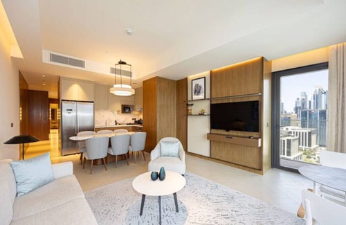 Jumeirah Lake Towers Apartment | Stunning Opera 3BR Apartment