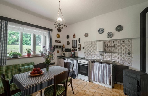 Bela nad Radbuzou Villa | Stunning private villa for 6 people with TV, patio, pets allowed and parking