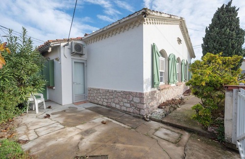 Le Grand Large House | Stunning private villa for 6 guests with A/C, WIFI, TV and pets allowed