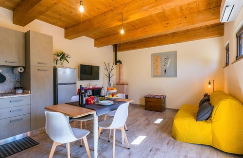 Castel San Gimignano House | Stunning private villa for 4 guests with WIFI, A/C, TV, patio and panoramic view