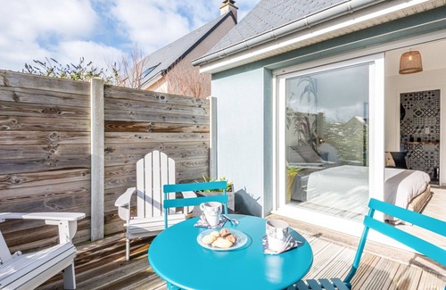 Bretteville-sur-Ay House | Stunning private villa for 6 people with WIFI, TV, terrace and pets allowed