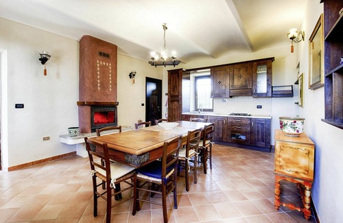 San Damiano dʼAsti House | Stunning private villa for 9 guests with A/C, private pool, WIFI, TV, patio and pets allowed