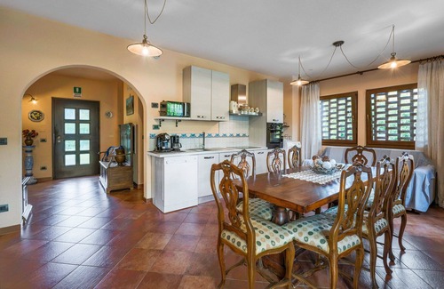 San Miniato Villa | Stunning private villa for 10 people with A/C, private pool, WIFI, TV, patio and pets allowed