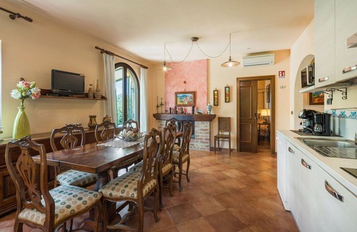 San Miniato Villa | Stunning private villa for 10 people with A/C, private pool, WIFI, TV, patio and pets allowed