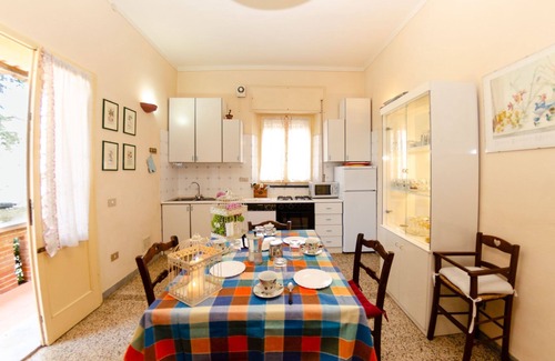 Cascine-La Croce Villa | Stunning private villa with WIFI, private pool, TV, veranda and pets allowed, close to Lucca
