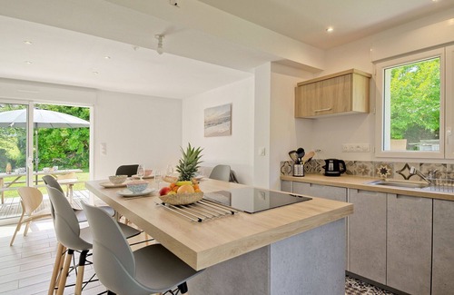 Plougrescant House | Stunning private villa for 4 guests with TV and terrace