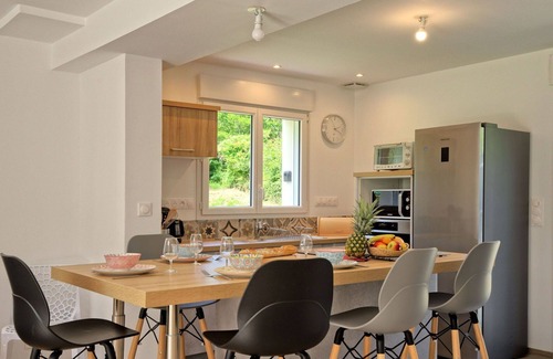 Plougrescant House | Stunning private villa for 4 guests with TV and terrace
