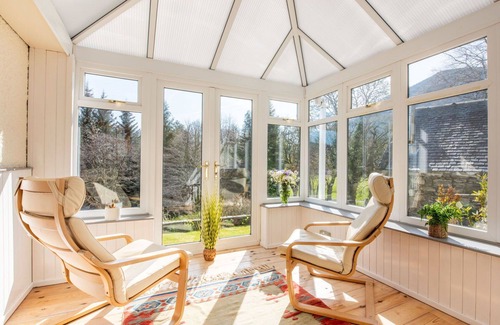 Invermoriston House | Stunning private villa for 8 people with WIFI, TV, patio and panoramic view