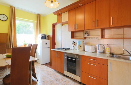 Koroshegy House | Stunning private villa for 8 people with A/C, WIFI, TV, patio and pets allowed