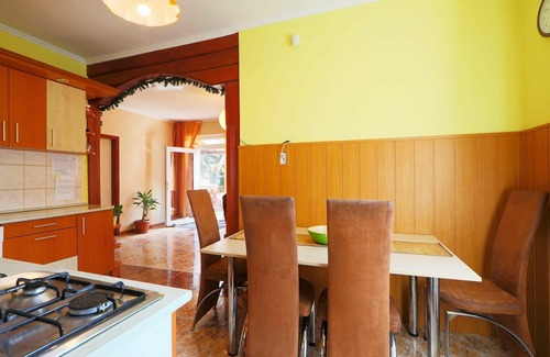 Koroshegy House | Stunning private villa for 8 people with A/C, WIFI, TV, patio and pets allowed