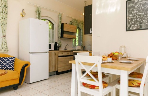 Balatonoszod House | Stunning private villa for 5 people with WIFI, A/C, TV and terrace