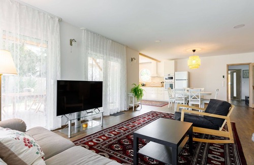Balatonoszod House | Stunning private villa for 8 guests with A/C, WIFI, TV and terrace
