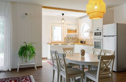 Balatonoszod House | Stunning private villa for 8 guests with A/C, WIFI, TV and terrace
