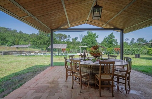 Badia Agnano Villa | Stunning private villa with private pool, A/C, internet, patio, pets allowed and panoramic view