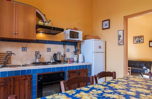 Noto Marina House | Stunning private villa for 6 people with WIFI, A/C, TV, terrace and pets allowed