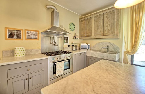 San Gimignano Villa | Stunning private villa for 5 people with A/C, WIFI, private pool, TV and panoramic view