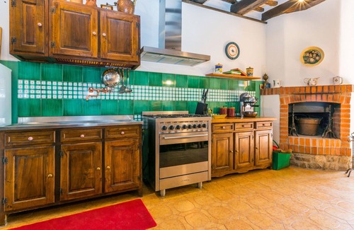 Castelfranco di Sopra House | Stunning private villa for 5 guests with WIFI, TV, patio and pets allowed