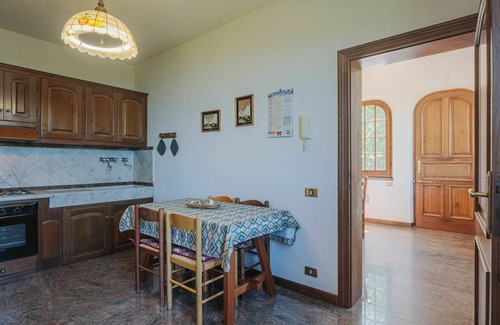 Montignoso House | Stunning private villa for 10 guests with WIFI, TV, terrace and pets allowed