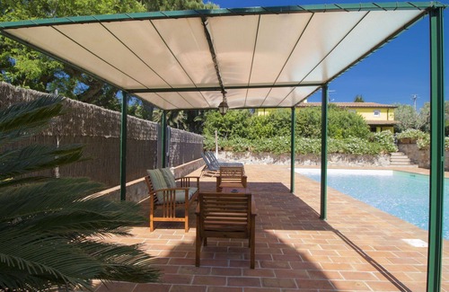 San Vincenzo House | Stunning private villa for 10 people with A/C, private pool, WIFI, TV, patio and pets allowed