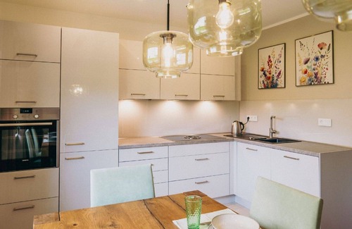 Hunerbach House | Stunning private villa for 6 guests with WIFI, TV and parking
