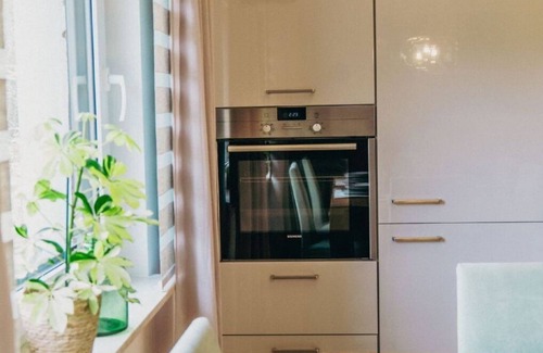 Hunerbach House | Stunning private villa for 6 guests with WIFI, TV and parking