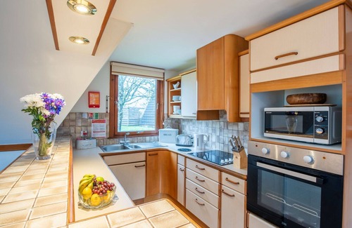 South Laggan House | Stunning private villa for 6 guests with WIFI, TV, terrace, pets allowed and panoramic view