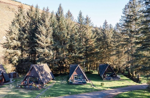 South Laggan House | Stunning private villa for 6 guests with WIFI, terrace and panoramic view