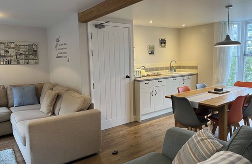 Mevagissey House | Stunning private villa for 14 guests with WIFI, TV and terrace