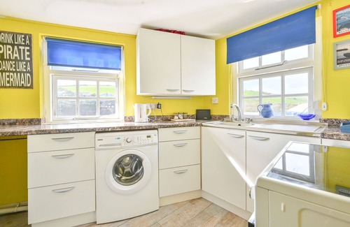 Portmellon House | Stunning private villa for 4 guests with WIFI, TV, patio, pets allowed and parking