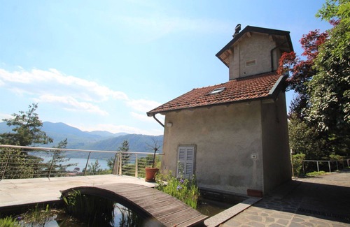 Pettenasco House | Stunning private villa for 4 people with patio