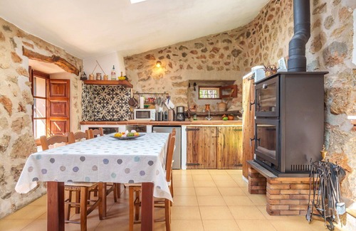 Fornalutx House | Stunning private villa for 4 guests with WIFI, TV and patio