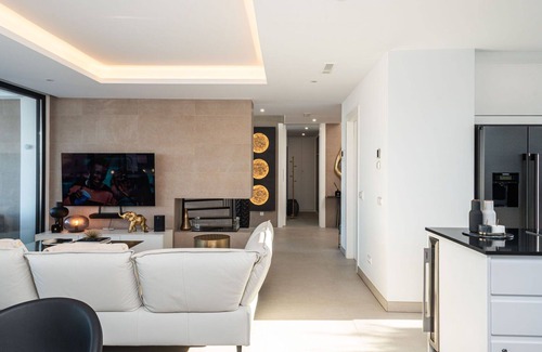 Manilva Villa | Stunning private villa for 11 guests with A/C, hot tub, WIFI, private pool, TV and patio