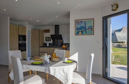 Beg-Meil House | Stunning private villa for 4 people with WIFI, TV, terrace, pets allowed and parking
