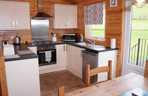 Kinross House | Stunning private villa for 4 guests with WIFI, TV, balcony and pets allowed