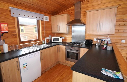 Kinross House | Stunning private villa for 6 guests with WIFI, TV, balcony and pets allowed
