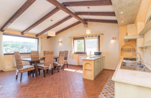 Sa Castangia House | Stunning private villa for 8 people with TV, terrace, pets allowed and parking