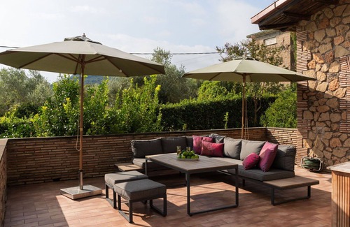 Lake Bracciano Villa | Stunning private villa for 8 people with private pool, A/C, WIFI, TV and terrace