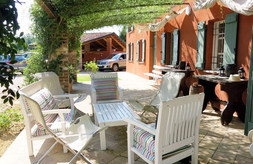 Capriglio House | Stunning private villa for 10 guests with WIFI, private pool, TV, terrace and pets allowed