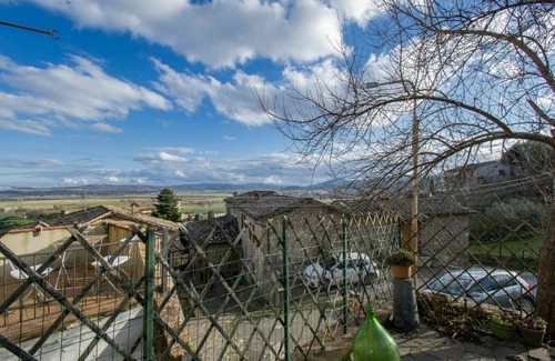 Sovicille House | Stunning private villa for 6 guests with WIFI, TV, terrace, pets allowed and panoramic view