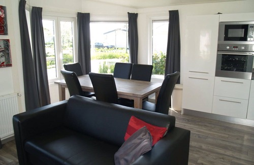 Dordtse Biesbosch House | Stunning private villa for 6 guests with WIFI, pool, TV, terrace and parking
